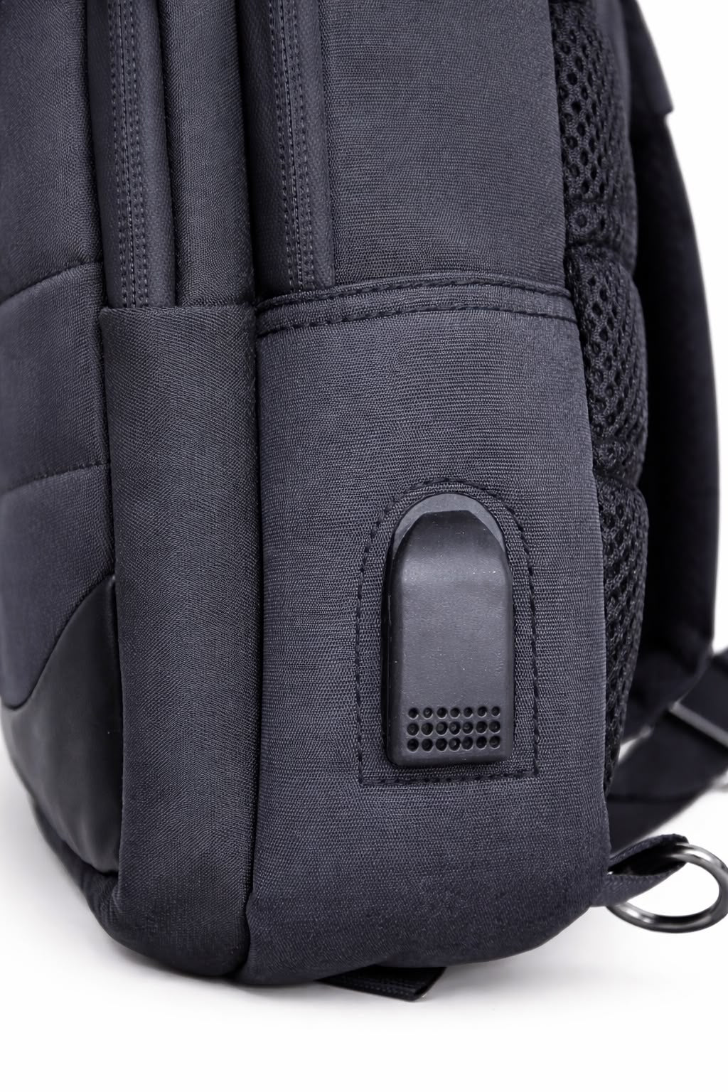 BOLSO ANTIRROBO MEDIANO EN LONA, CON ENTRADA USB.
